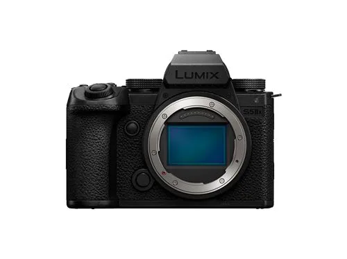 Appareil photo numérique Panasonic Lumix S5IIK sans objectif.