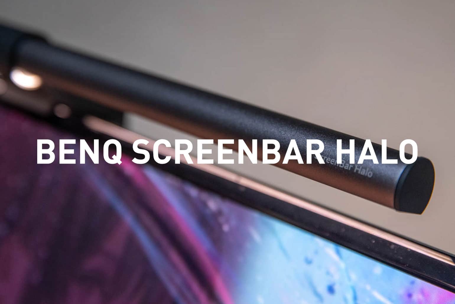 Barre lumineuse BenQ Screenbar Halo installée sur un écran d'ordinateur.