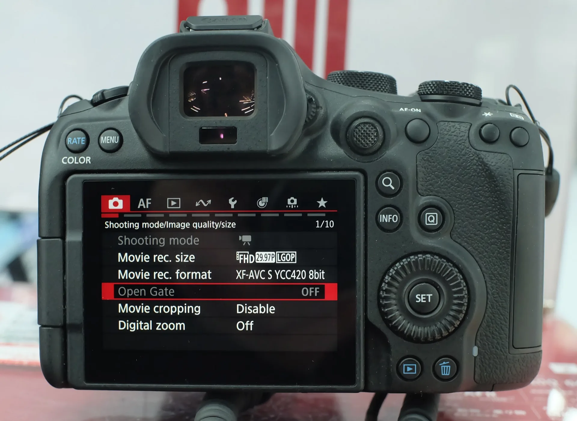 Canon EOS R6 Mark III, hybride plein format expert annoncé fin 2025 (image Wikimedia Commons CC0 — illustration du verdict après les hands-on presse).