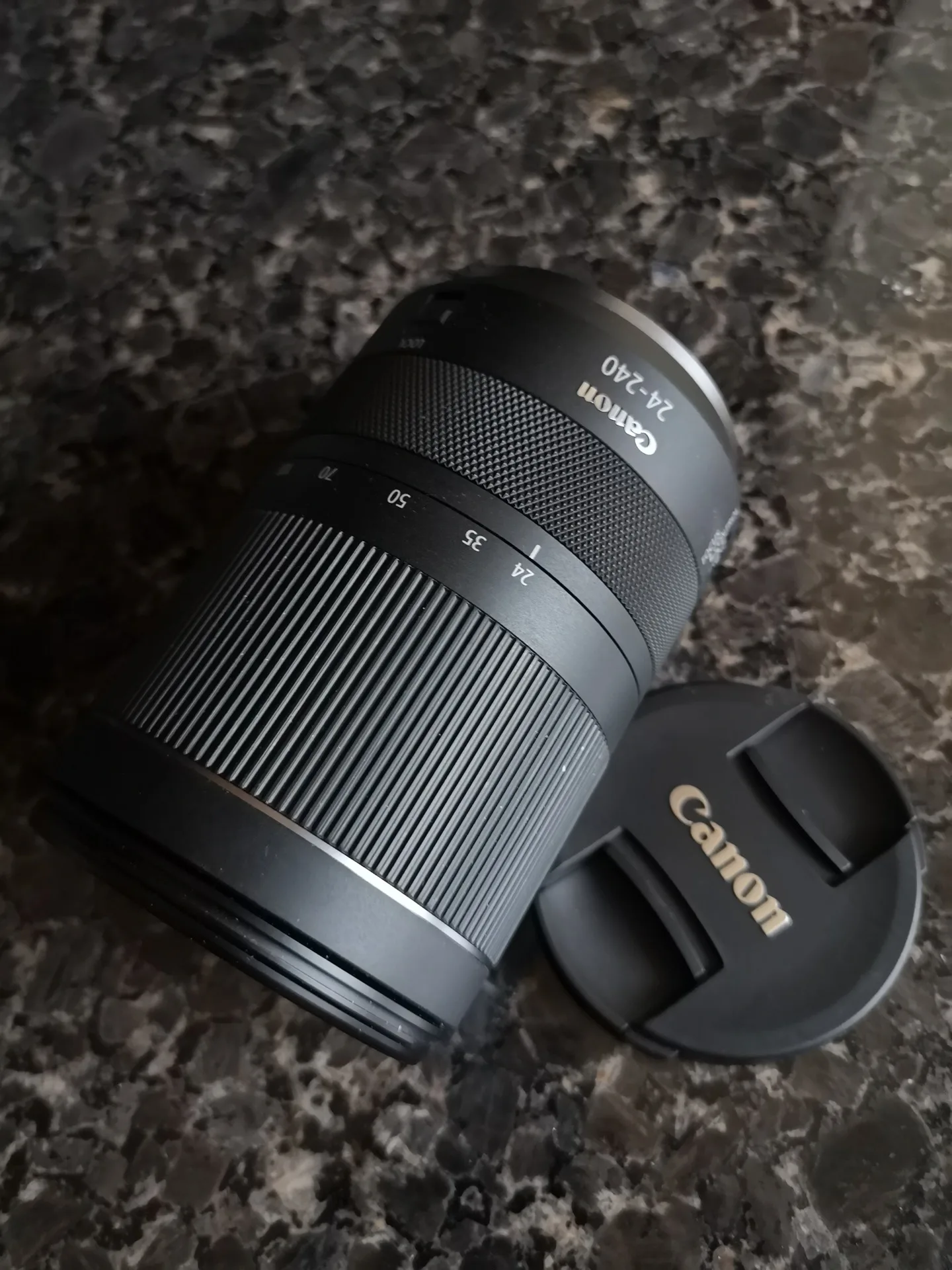 Objectif Canon RF 24-240mm f/4-6.3 IS USM