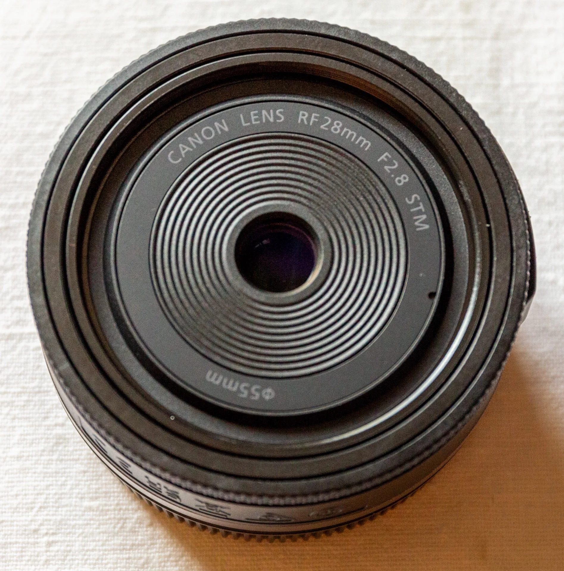 Objectif pancake Canon RF 28mm f/2.8 STM