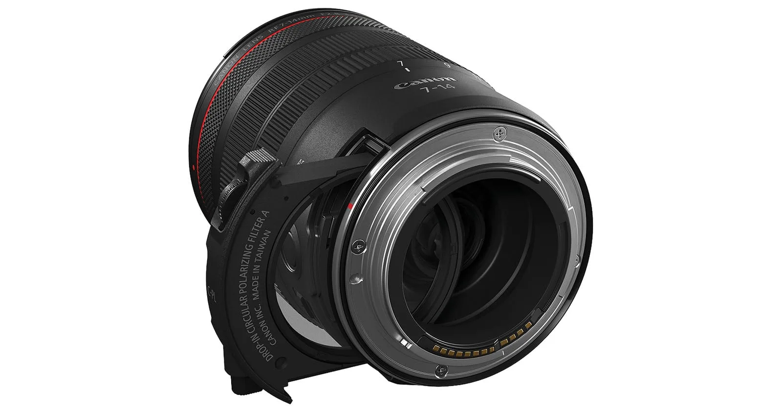 Canon RF 7-14 mm f/2.8-3.5 L Fisheye STM vu de trois quarts, drop-in filter slot arrière visible