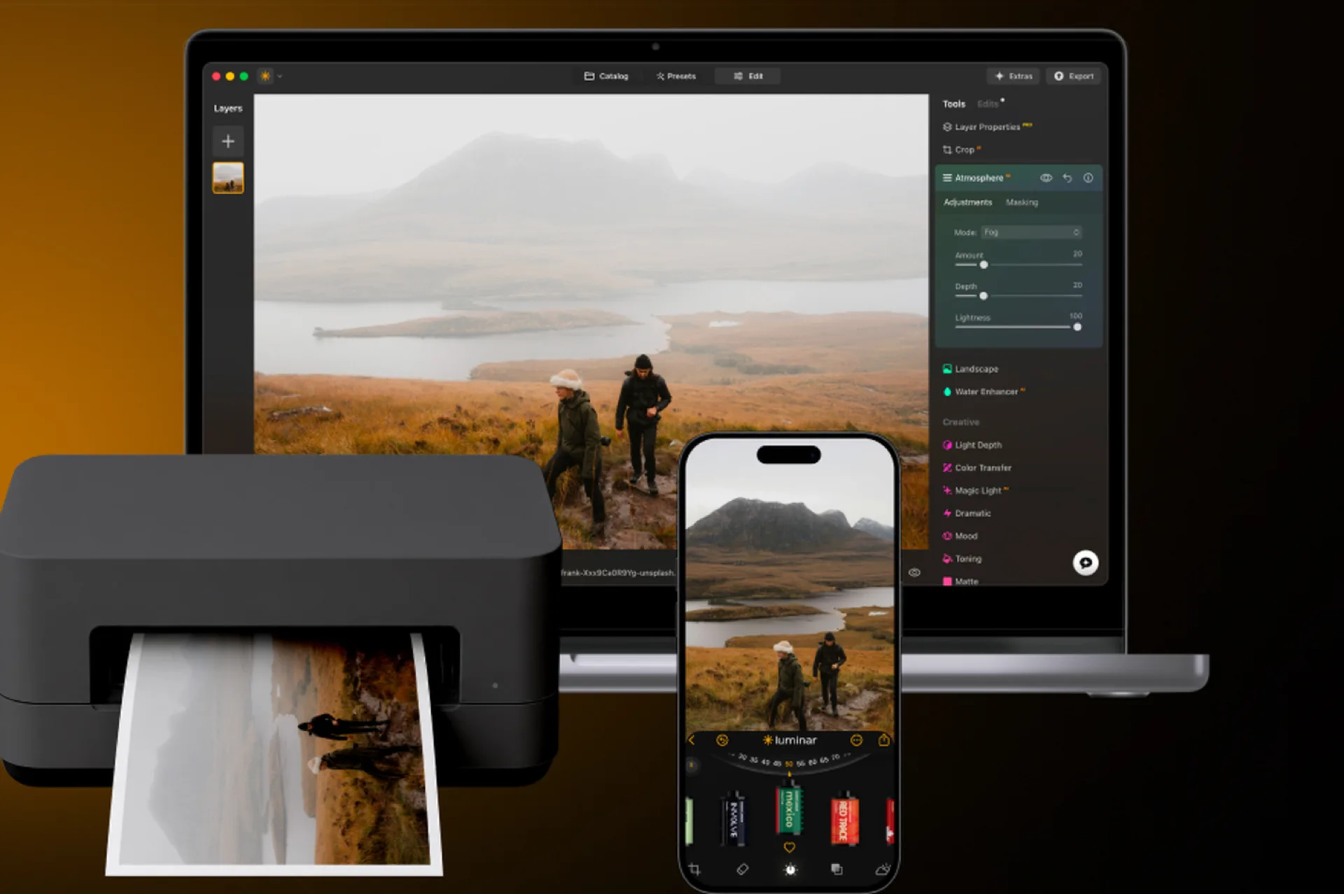 Luminar sur ordinateur, sur mobile et une photo en cours d impression