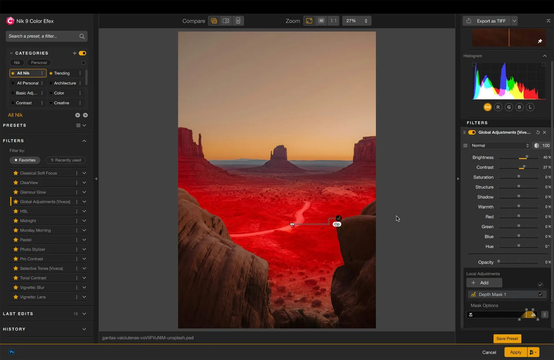 Masque de profondeur dans Nik Color Efex 9 : sélection par distance affichée en rouge sur un paysage de Monument Valley