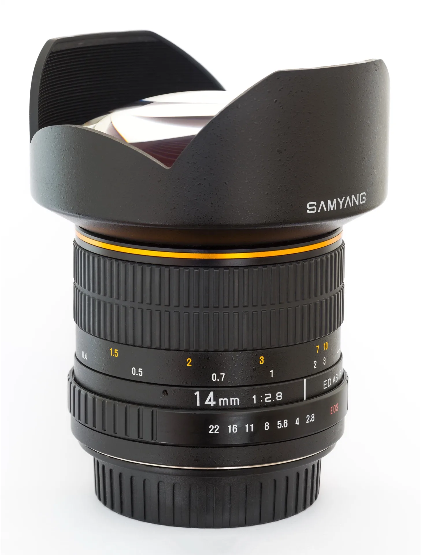 Samyang 14mm f/2.8 (image Diliff, Wikimedia Commons CC BY-SA 3.0 — illustration de la gamme grand-angle Samyang, à laquelle s'ajoute le nouveau LK Samyang 14-24mm f/2.8 en monture L).