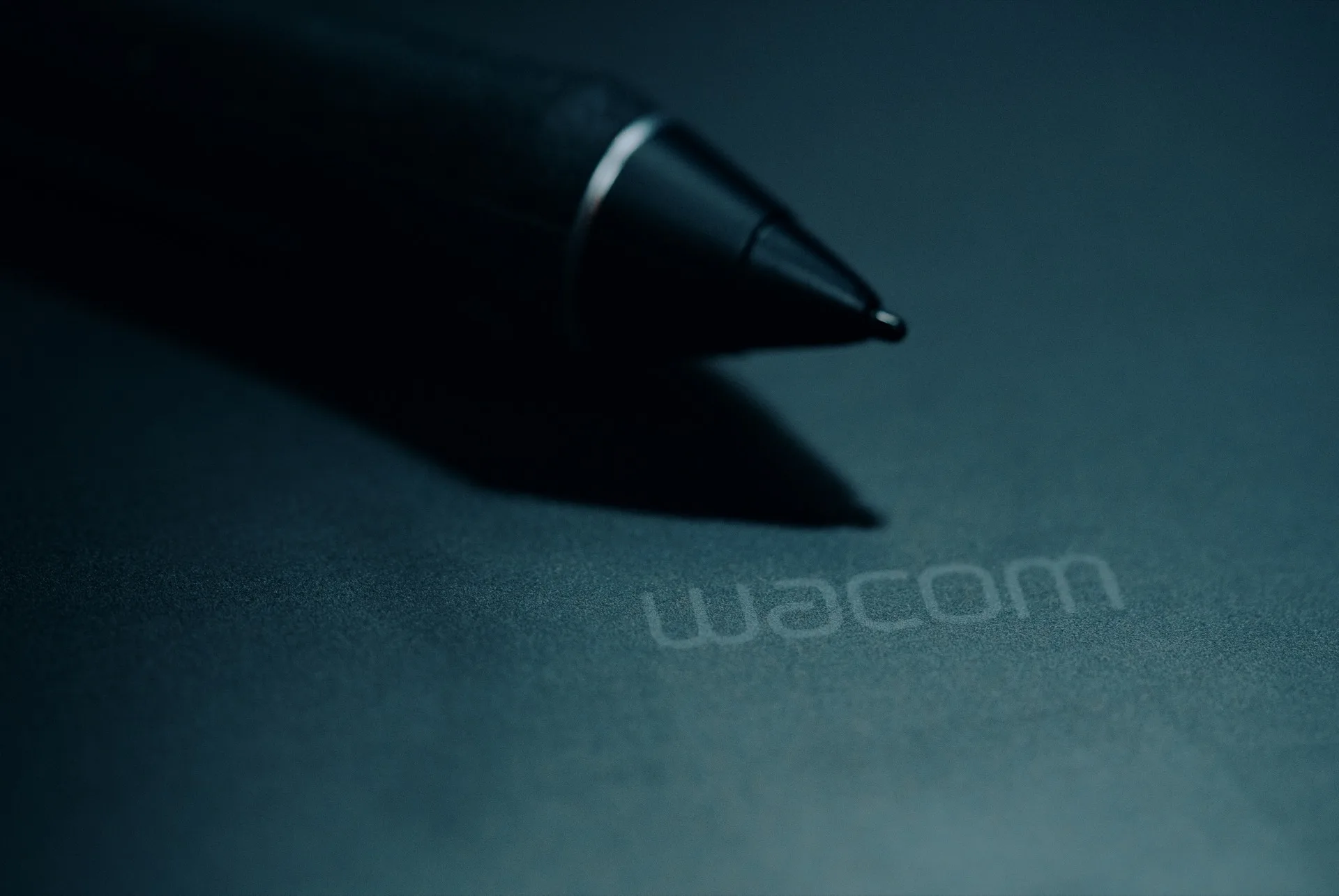 Tablette graphique Wacom Intuos Pro (image Wikimedia Commons, illustration des outils de retouche photo et de l'environnement Photoshop)