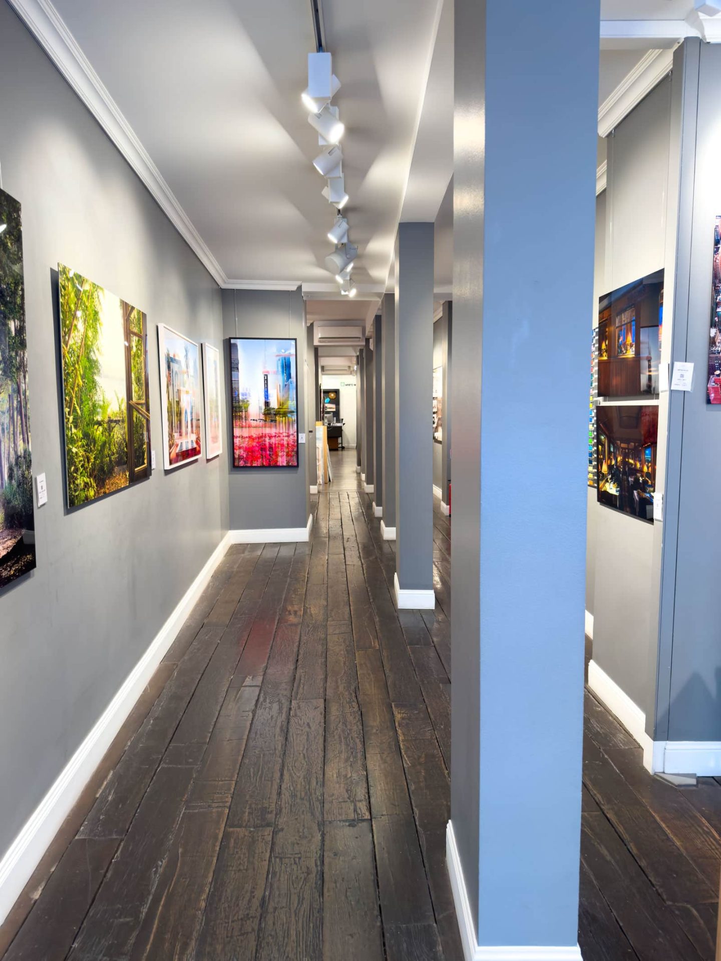 La boutique WhiteWall de la galerie LUMAS, rue de Seine à Paris, lors de notre visite